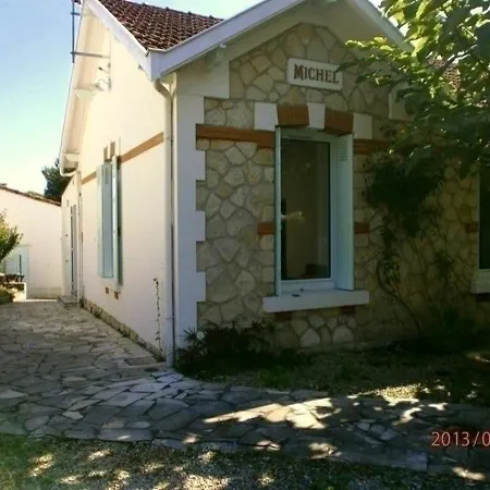 House Maison Renovee Dans Le Quartier Du Parc De 300 Metres Plage Royan