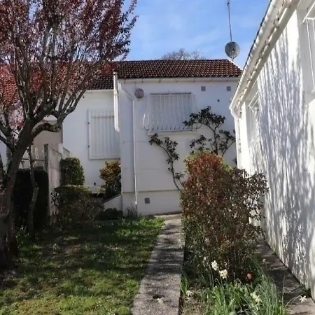 Сasa de vacaciones House Maison Renovee Dans Le Quartier Du Parc De 300 Metres Plage